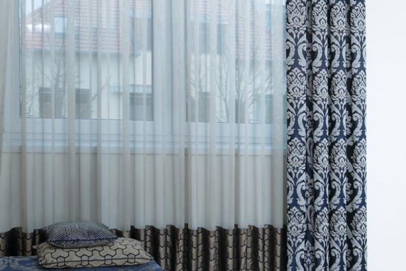 Závesy / Závesy - obrázky - foto Závesy / Závesy - obrázky - foto