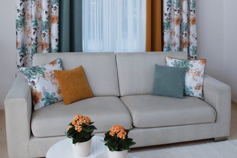 Závesy / Závesy - obrázky - foto Závesy / Závesy - obrázky - foto