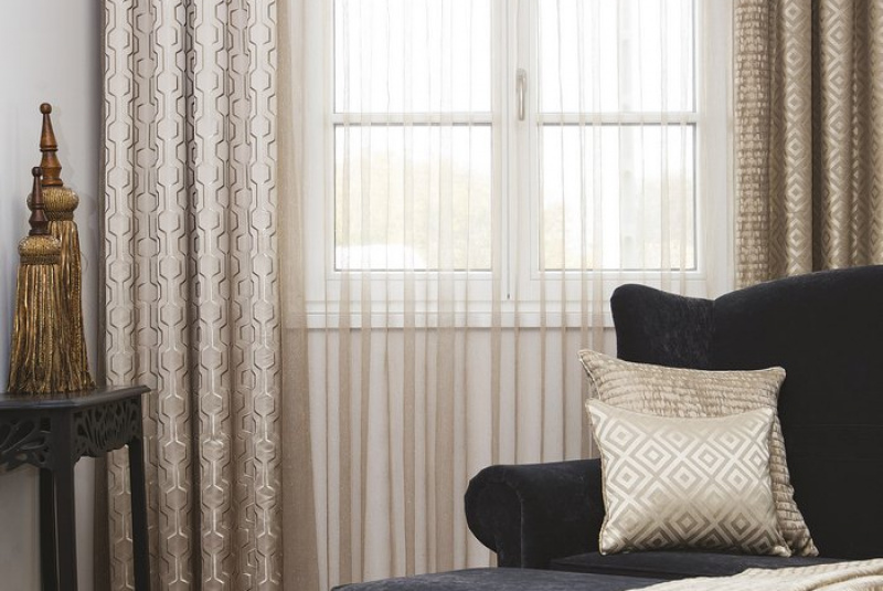 Závesy / Závesy - obrázky - foto Závesy / Závesy - obrázky - foto